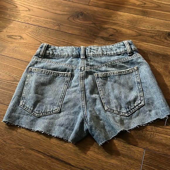 Garage shorts - Picture 2 of 4